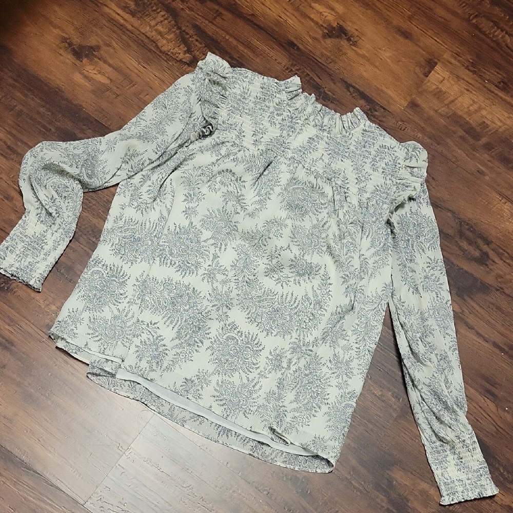 Ann Taylor Gray Patterned Blouse